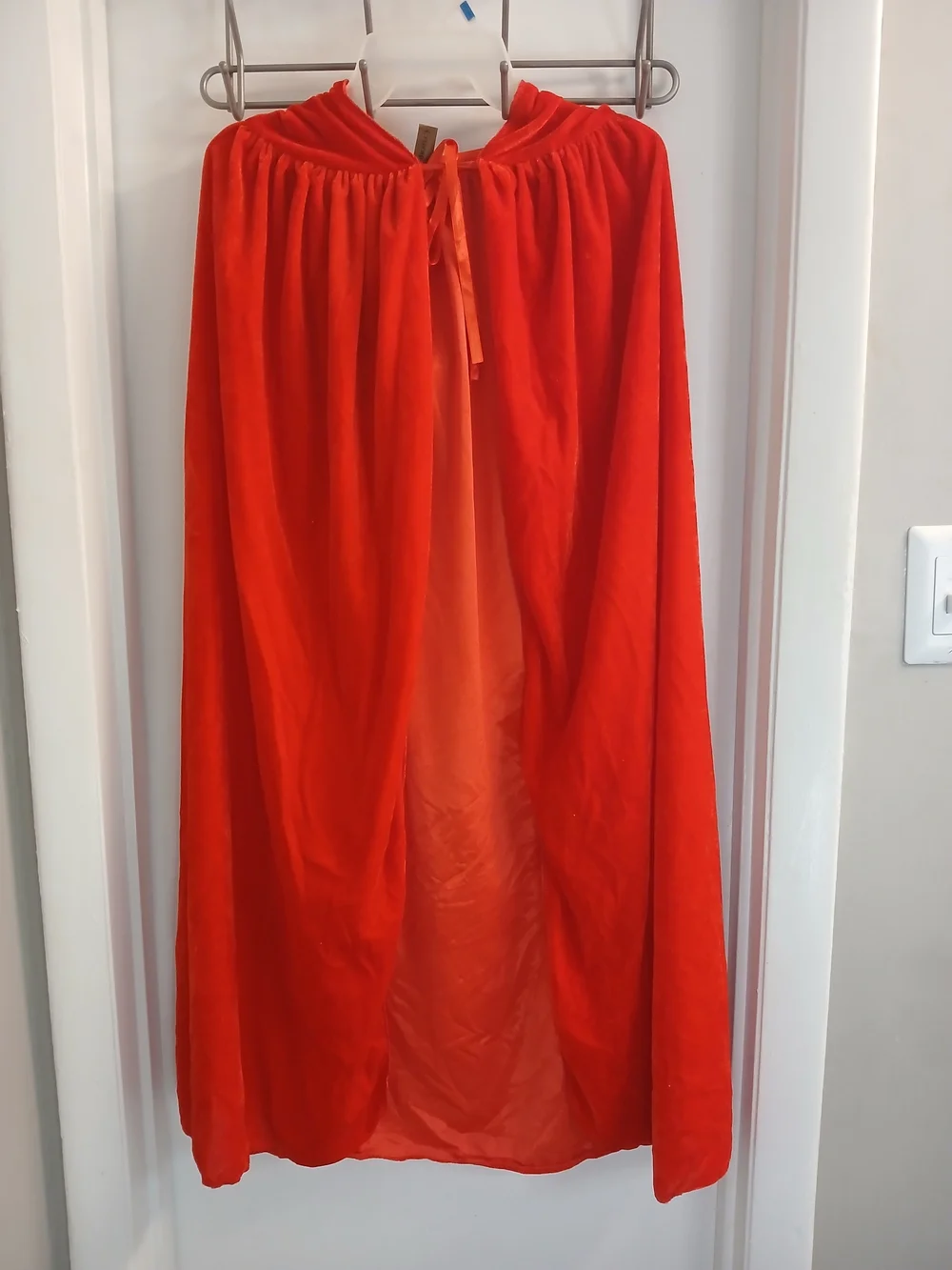 Crizcape Red Velour Open Front Hooded Cape With Ribbon Tie Neck OS Unisex NWOT